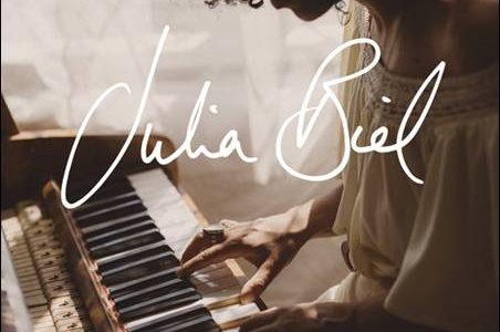 Julia Biel – Julia Biel